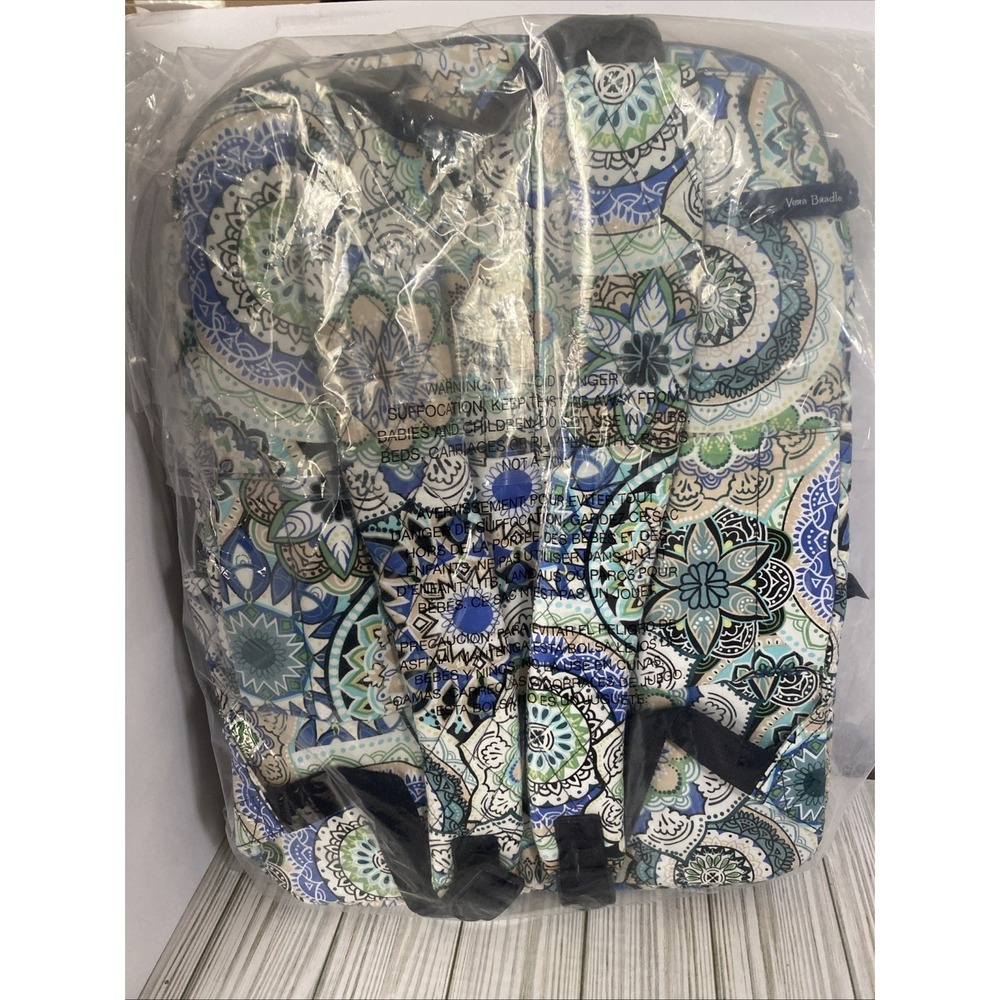 Vera Bradley Essential Large Backpack Laptop Pocket NWT Sketched Medallion - Picture 4 of 7